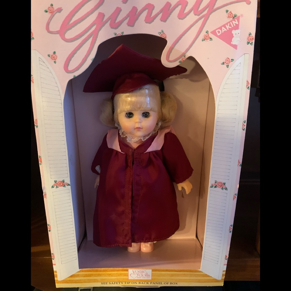 Ginny Vogue Doll #70103 Graduation By Dakin 1984